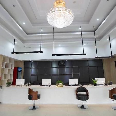 Thank Inn Plus Hotel Hebei Tangshan Road South District Train Station Exterior foto